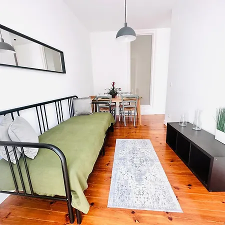 Bernardim - No 87 - 2b - The Three-bedroom Escape Apartment Lisbon