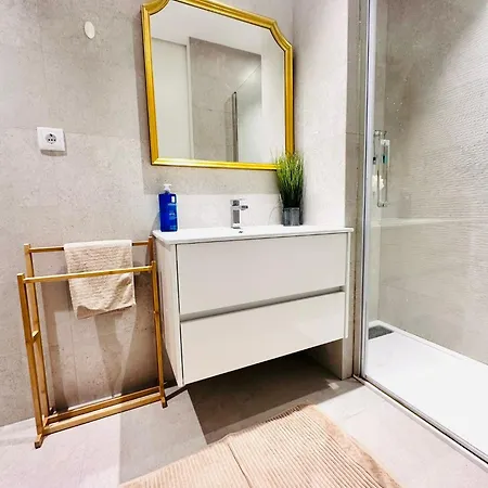 Apartamento Bernardim - No 87 - 2b - The Three-bedroom Escape *
