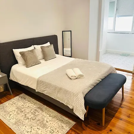 Bernardim - No 87 - 2b - The Three-bedroom Escape Apartament Lizbona