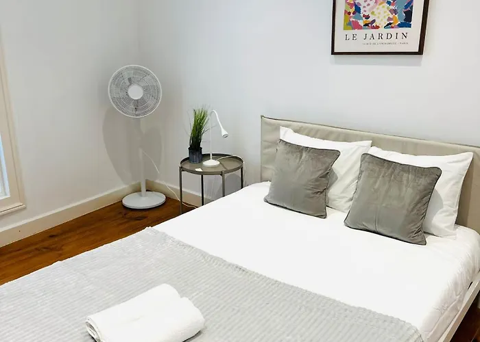 Bernardim - No 87 - 2b - The Three-bedroom Escape Apartament Lizbona