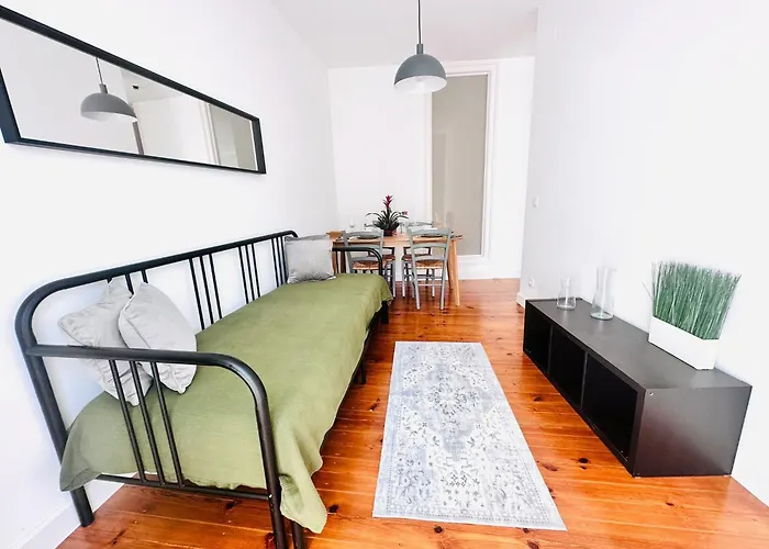 Bernardim - No 87 - 2b - The Three-bedroom Escape Apartament Lizbona