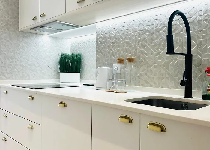 Bernardim - No 87 - 2b - The Three-bedroom Escape * Lizbona